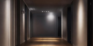 楼道安装电灯是否归物业负责？
