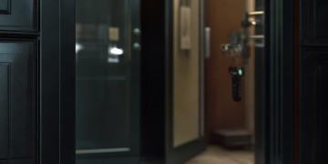 业主锁物业楼是否犯法？