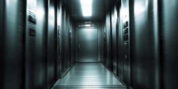 电梯骤降真的可以起诉物业吗？